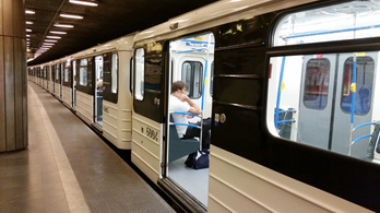 Nincs egy éve, hogy jár, de már rozsdásodik a felújított metró