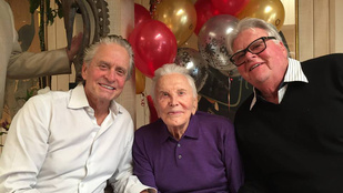Kirk Douglas 101 éves lett, a fia pedig menő fotókat posztolt a születésnapjáról