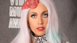 Lady Gagának iszonyatos fájdalmai vannak, ezért végleg lemondta 10 koncertjét