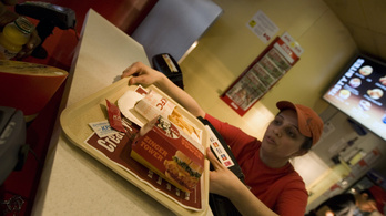 Csirkehiány miatt nem nyitott ki több száz KFC az Egyesült Királyságban