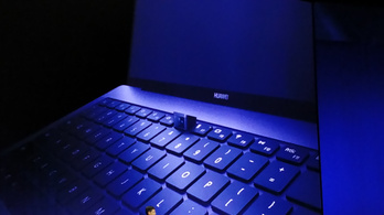 Kémelhárító gombbal jön a Huawei laptopja