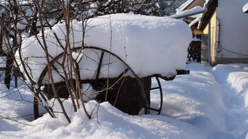 Ritka időjárási jelenség miatt hullott furcsán a hó Miskolcon