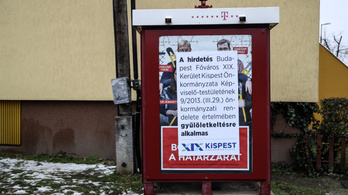 Kispestről eltűntek a Soros-plakátok, a maradékot pedig leragasztotta az önkormányzat
