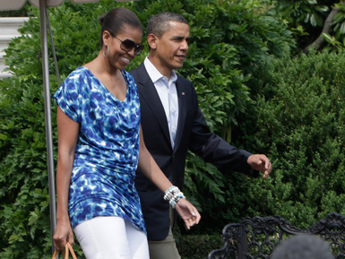 Michelle Obama megint pár dolláros ruhában feszített