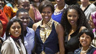 Michelle Obama fair trade ruhát visel