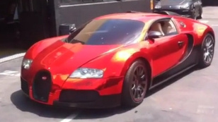 Vörösre krómozott Bugatti Veyron a ruszkiktól