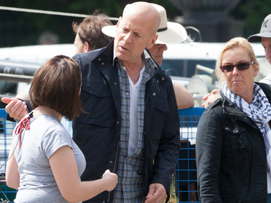 Bruce Willis előbújt, mint egy tavaszi kismackó