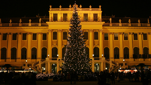 A bécsi karácsonyi vásár gyönyörű, a Vörösmarty téri meg legalább közel van