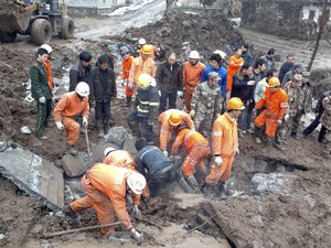 Földcsuszamlás ölt meg 42 embert Kínában