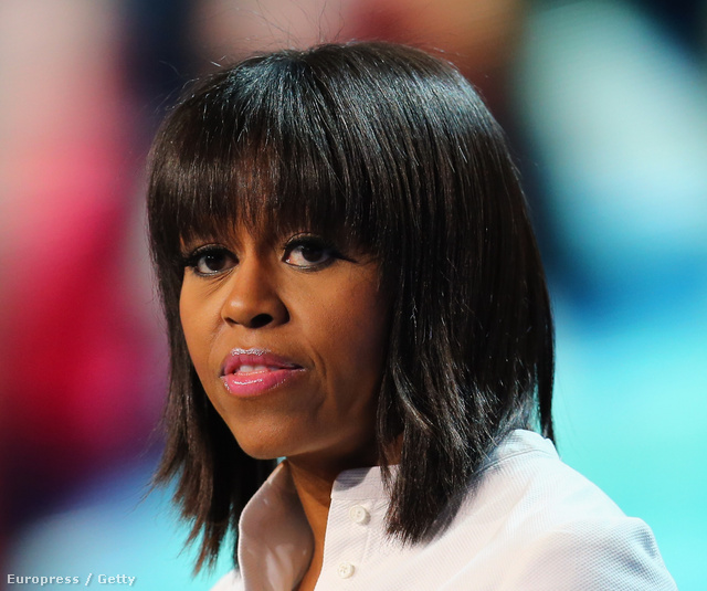 Michelle Obama is követi a 2013-as frizuratrendeket.