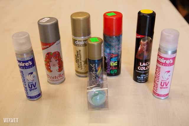 Íme, ezeket a termékeket teszteltük. Mindegyik színes, vagy legalább csillog, de nem mindegyik hajra való.