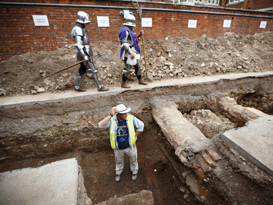 III. Richárd mellett más történelmi kincseket is találtak parkolók alatt