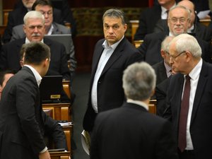 Orbán-beszéddel és új költségvetéssel kezdenek