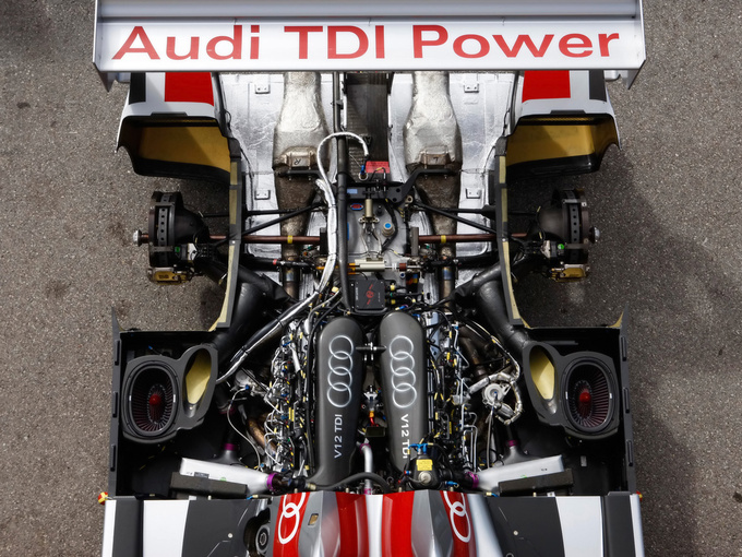 Racing and diesels are coming close to each other: the engine of Audi's R10 Le Mans car