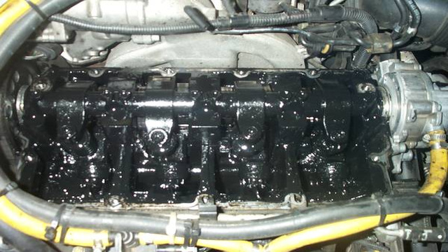 147,000 kilometres done without proper maintenance. Oil soot like this is certain to break the engine