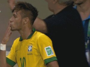Neymar pimasz búcsúcsókot dobott, és beadta a győztes gólpasszt Uruguaynak