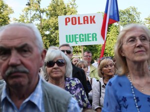 Varsói tüntetés Orbánék mellett