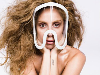 Lady Gaga hegesztőszemüvegben promóz