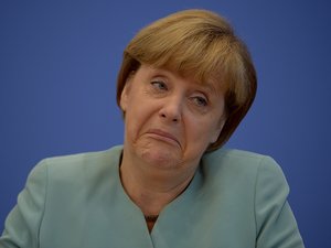 Egy szál pöcsben Angela Merkel kormánygépén