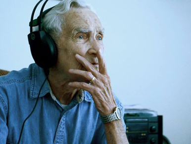 96 éves bácsi írta az év legromantikusabb dalát