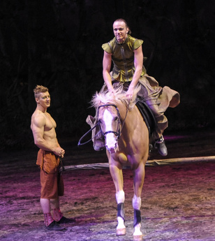 Itt az új, lovas Cirque du Soleil