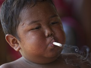 Ételfüggő lett a kétéves kora óta dohányzú fiú