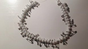 DIY: Így lesz egyszerű gyöngysorból menő statement nyaklánc