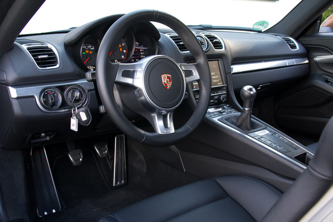 Typical Porsche interior. Looks fine, feels fine - the least you would expect for this kind of money