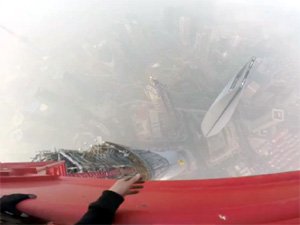 Megmászták Kína legmagasabb épületét