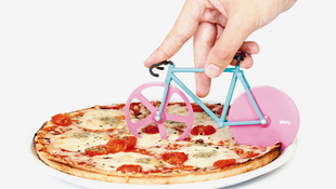 Szeleteljen pizzát biciklivel!