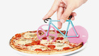 Szeleteljen pizzát biciklivel!