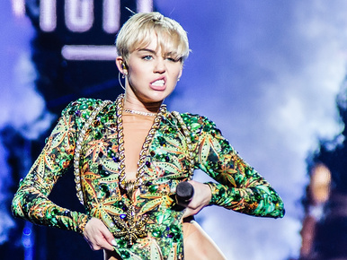 Miley Cyrus az összeomlás szélén áll