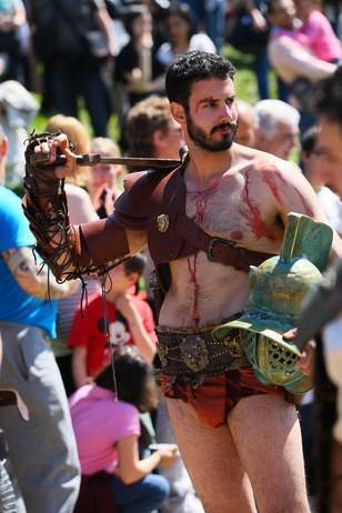 Drabális gladiátorokkal ünnepelték Róma 2767. születésnapját