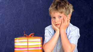 Ajándékozzunk vagy ne ajándékozzunk gyermeknapra?
