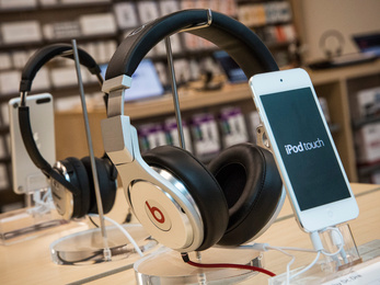 Eldőlt: az Apple megveszi a Beats-t