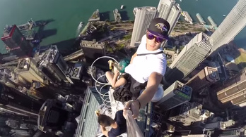 Felhőkarcoló tetején készült a legőrültebb hongkongi szelfivideó