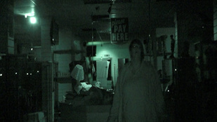 Tomboló szellemet fotóztak egy angol régiségboltban