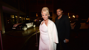 Váratlan: Pamela Andersonból úrinőt csináltak