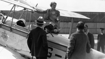 77 év után azonosították Earhart gépének darabját