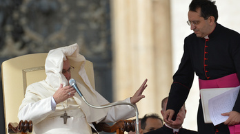 Ferenc pápa kiközösített egy pedofil argentin papot