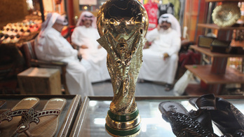 Korrupcióban lubickol a FIFA, Katar a terrorvádba bukhat