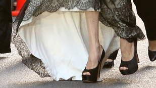 Angelina Jolie Sydney-ben riogatott a vékony lábaival