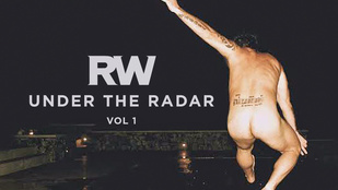 Robbie Williams a seggével reklámozza az új lemezét