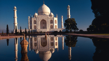 Elveszíti eredeti színét a Tádzs Mahal