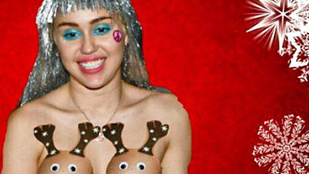 Miley Cyrus most két rénszarvast rakott a melleire