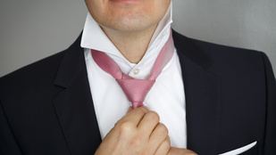 Akár százféleképpen is megkötheti nyakkendőjét