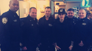 Justin Bieber be akar vágódni a rendőröknél