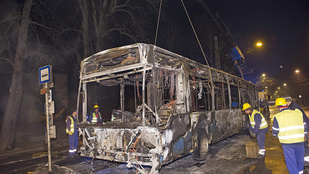 Kiégett egy busz a második kerületben