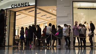Emelik a Chanel árait Európában