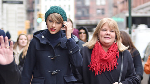 Taylor Swift anyjánál rákot diagnosztizáltak